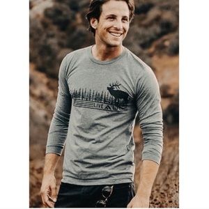 NWT Men’s Live Life Moose Long Sleeve Tee